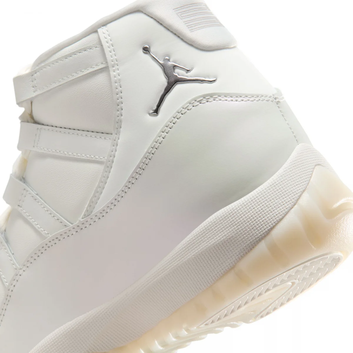 Air Jordan 11 Retro "Pearl"