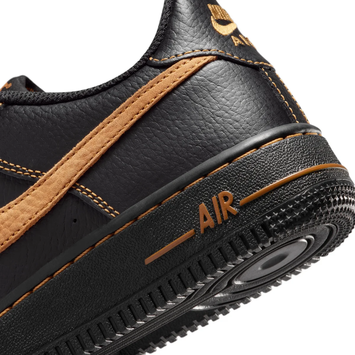 Nike Air Force 1 LV8