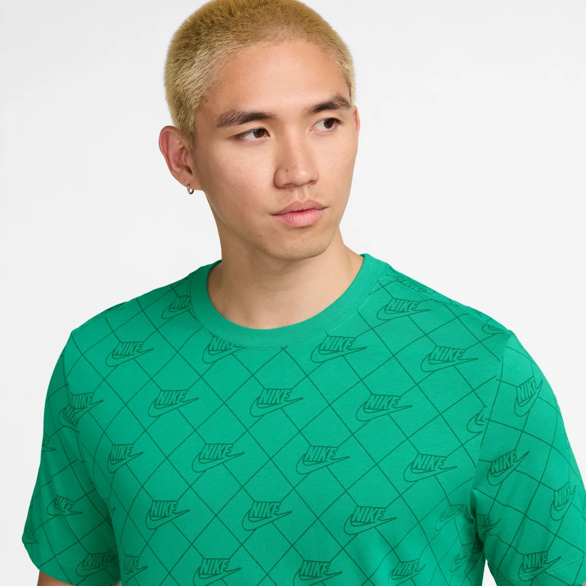 Nike Sports Wear T-shirt