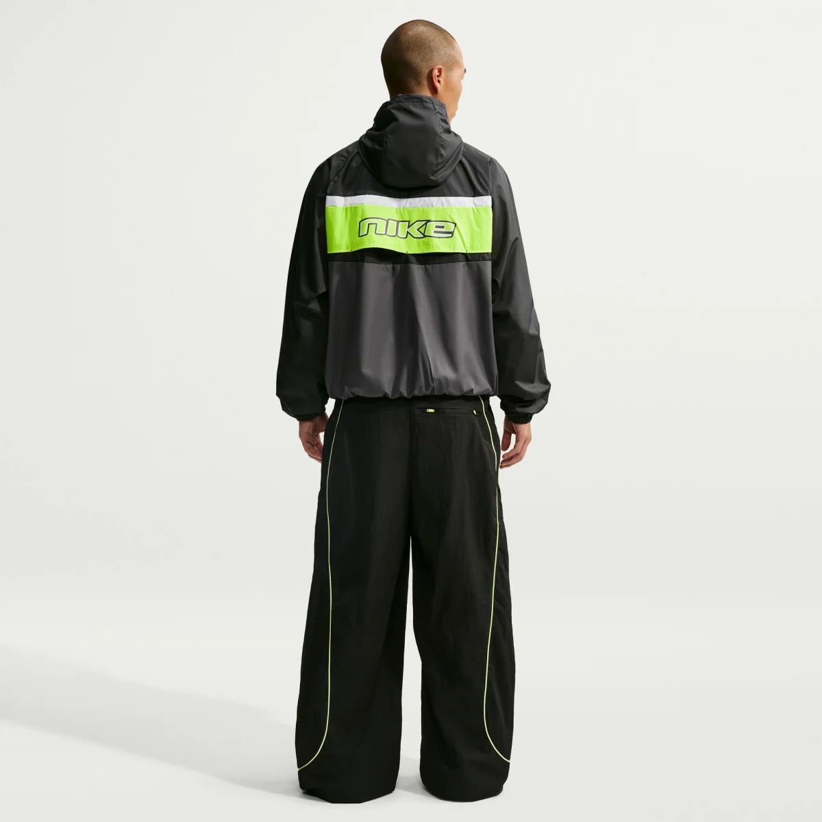 Nike - Nike Windrunner Lnd Jacket 26 Rmx