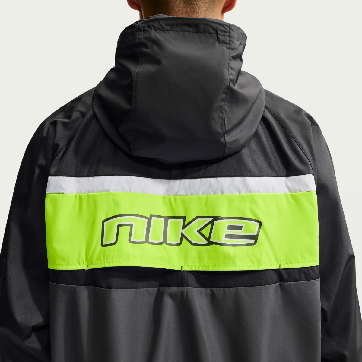 Nike - Nike Windrunner Lnd Jacket 26 Rmx